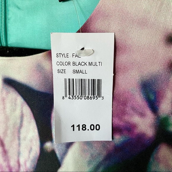 Felicity & Coco Floral Shift Dress - Picture 5 of 7